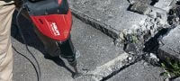 TE 1500-AVR 和零星鑿牆和多用途的 TE-S 拆毀鎚適用於鑿破樓板，concrete floor breaking and occasional wall chiseling 應用 3